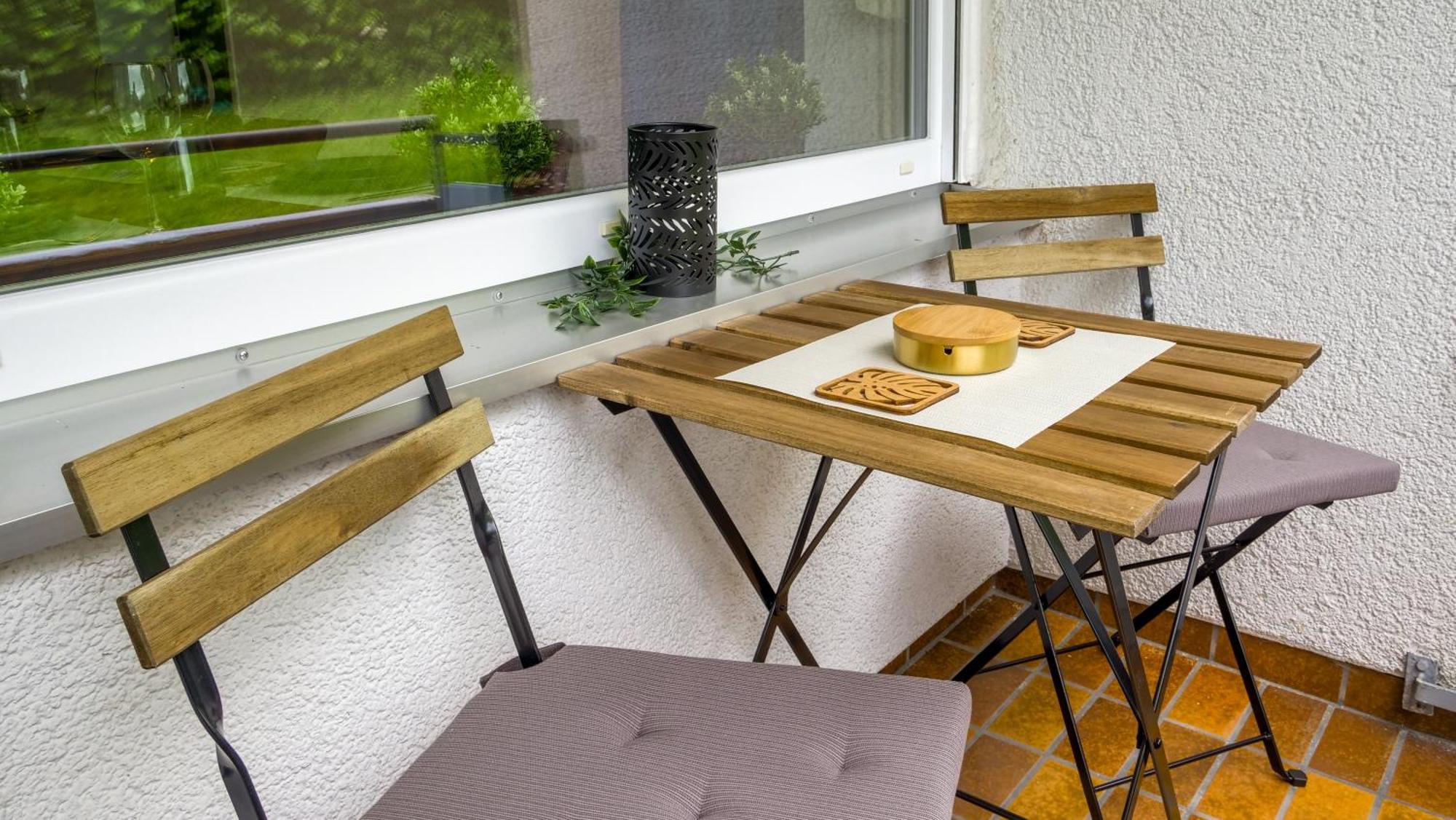 Gross, Modern, Zentrumsnah Mit Parkplatz Und Garten ウルム エクステリア 写真