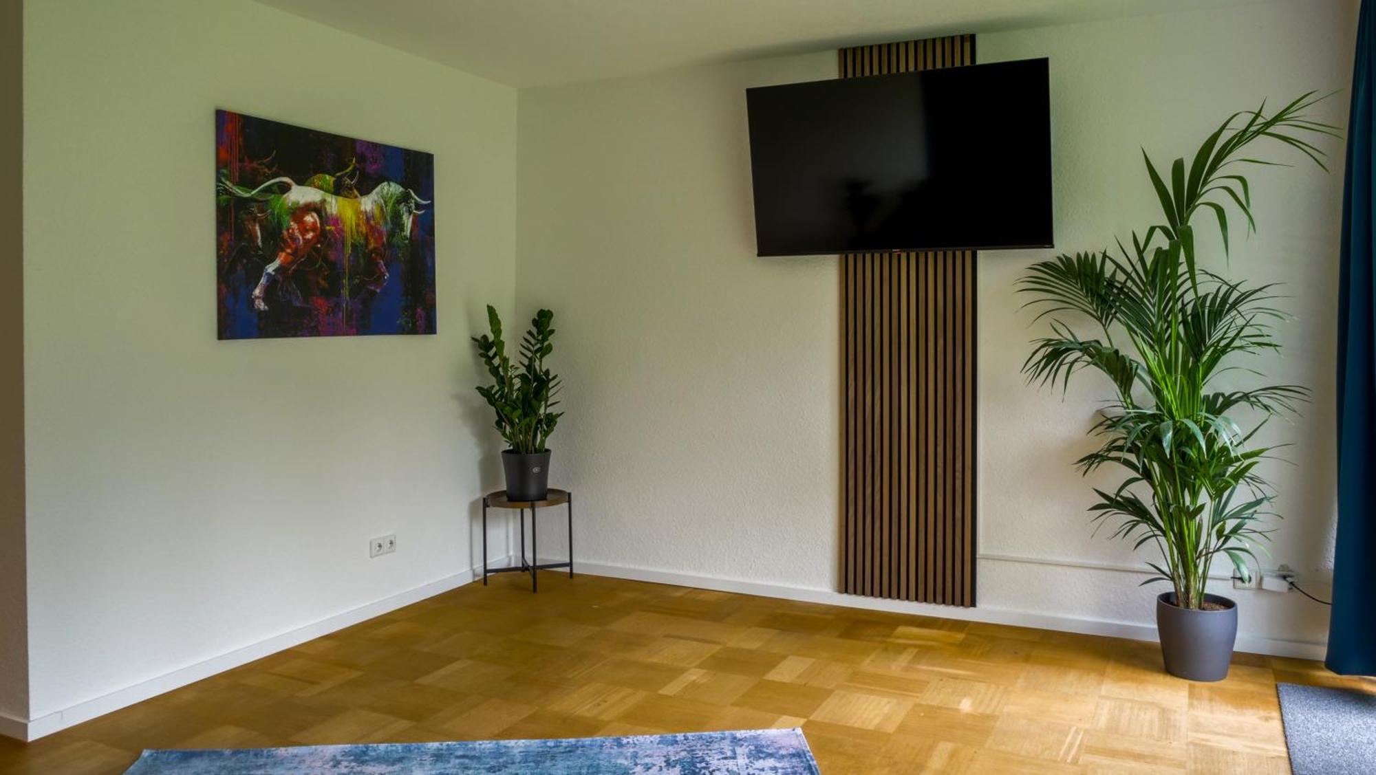 Gross, Modern, Zentrumsnah Mit Parkplatz Und Garten ウルム エクステリア 写真