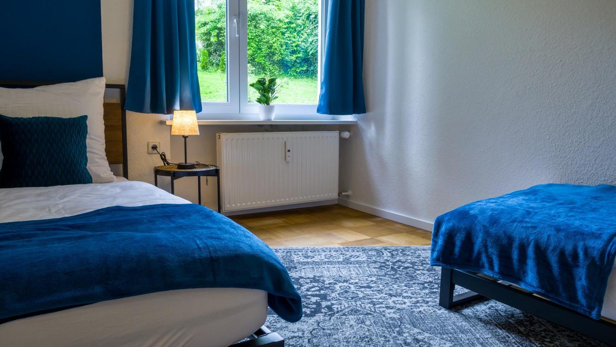 Gross, Modern, Zentrumsnah Mit Parkplatz Und Garten ウルム エクステリア 写真